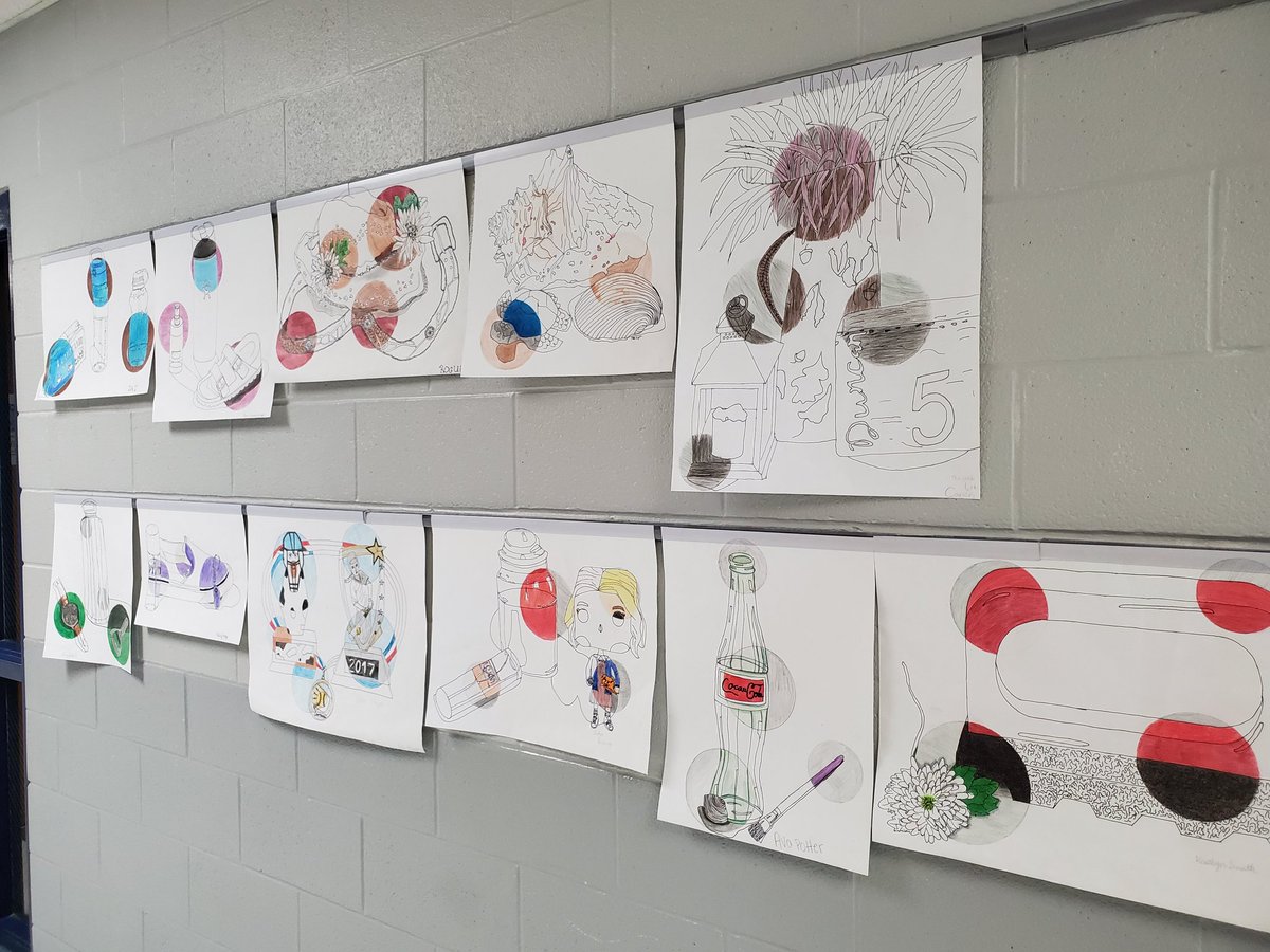 LSiebenmorgen's tweet photo. 7th and 8th graders exhibiting their finished contour line drawings. Great first project. @USD449 https://t.co/LjJMcZ1S4G