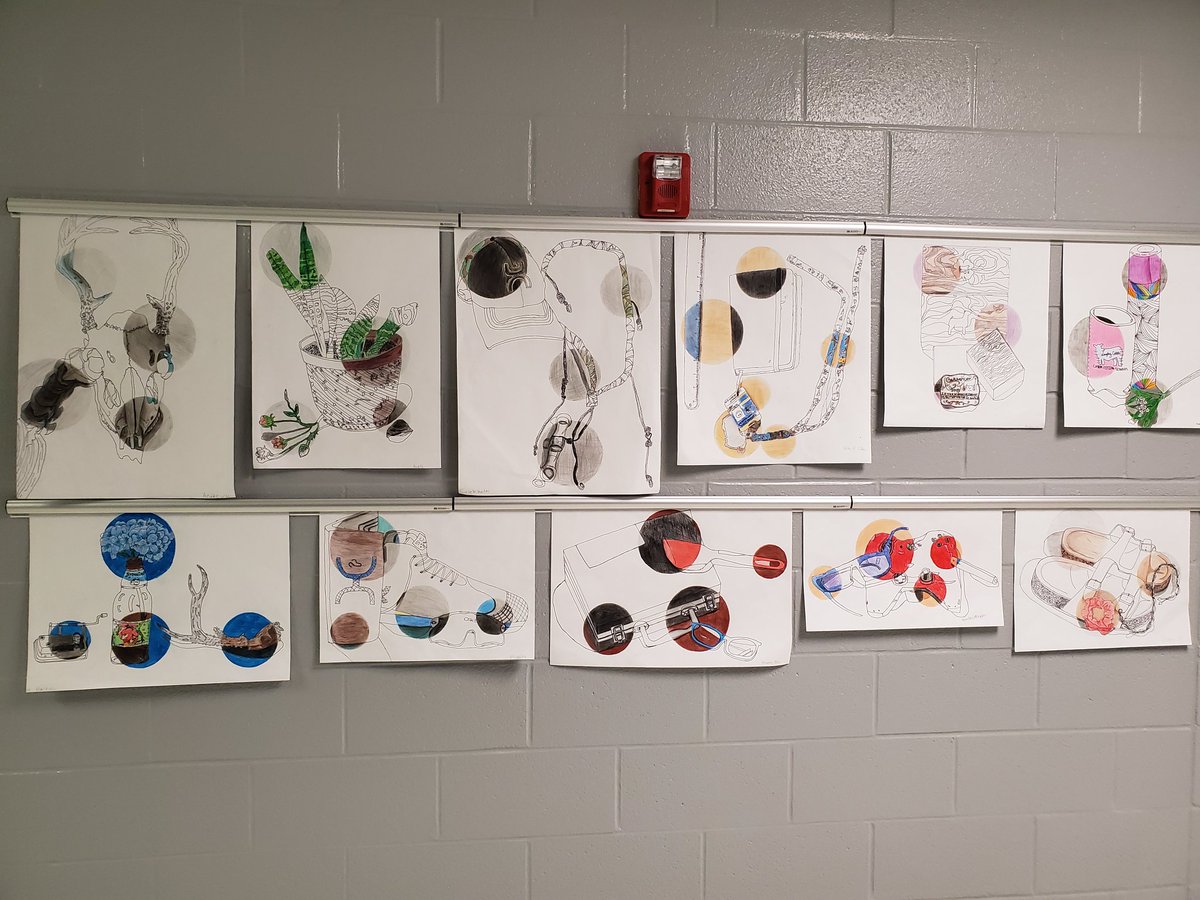 LSiebenmorgen's tweet photo. 7th and 8th graders exhibiting their finished contour line drawings. Great first project. @USD449 https://t.co/LjJMcZ1S4G