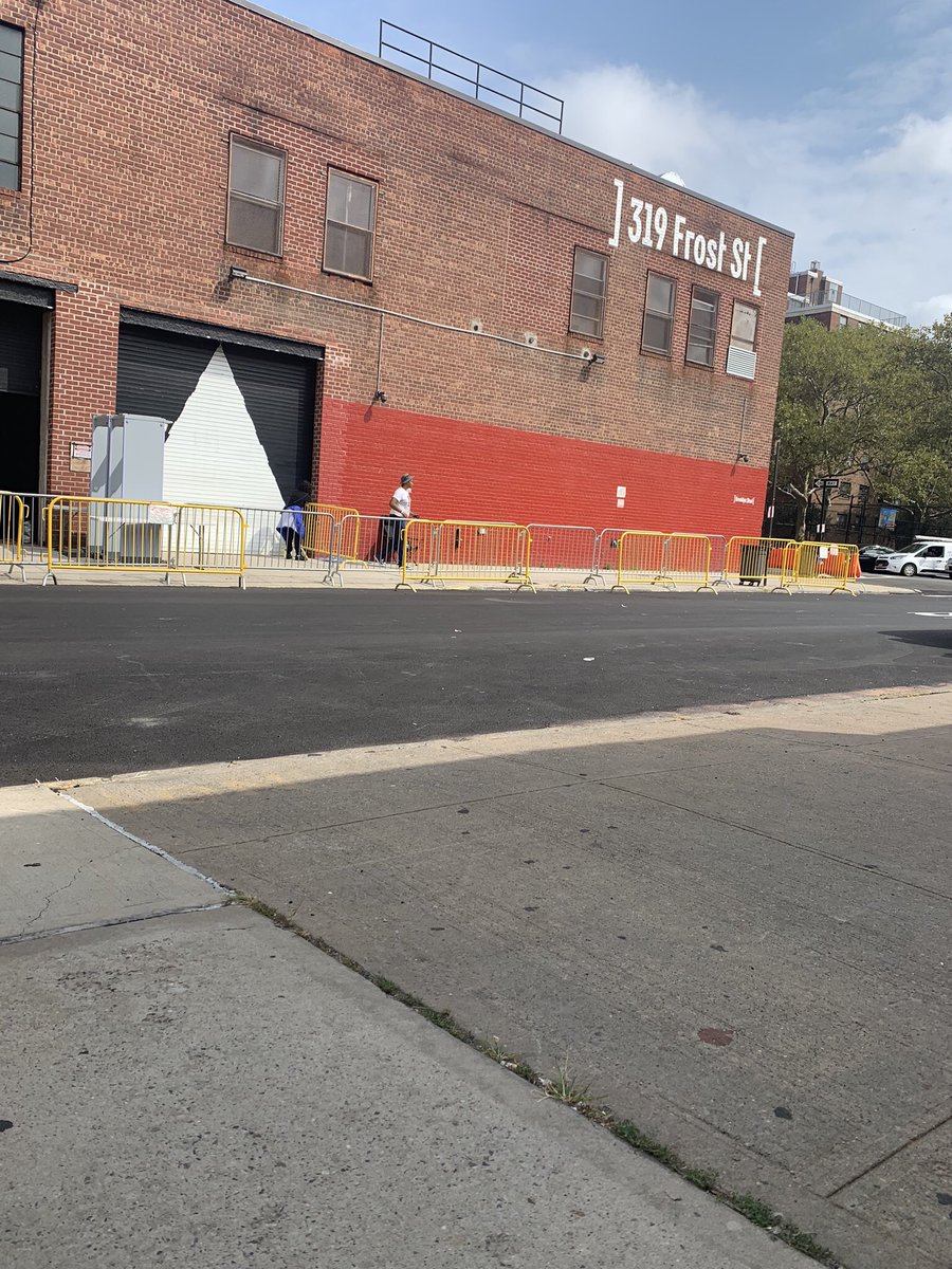 sold_inc's tweet photo. #linedudes back in line since 2pm and 2nd in line for @hernameisBANKS final night @brooklynsteel #skiptheline for your favorite artist at any #nyc venue #concerthack #lineporn #wewaitforyourwants #jillianrosebanks #hernameisbanks #brooklynsteel #greenpoint #nycconcerts #theweeknd https://t.co/zno8K2p8ZY