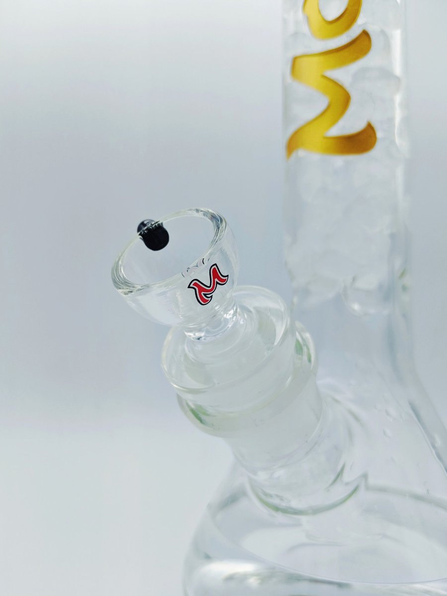 Our Review - 'The outstanding use-feature of this minimal piece is the extra-wide 29 mm socket paired with the 8 barrel diffuser, this set up enables some very low pressure volume hits that seem to go on forever...' HIGHLY Recommend @MolinoGlass 👏 marylandconnoisseur.com/product-reviews 🔥🔥
