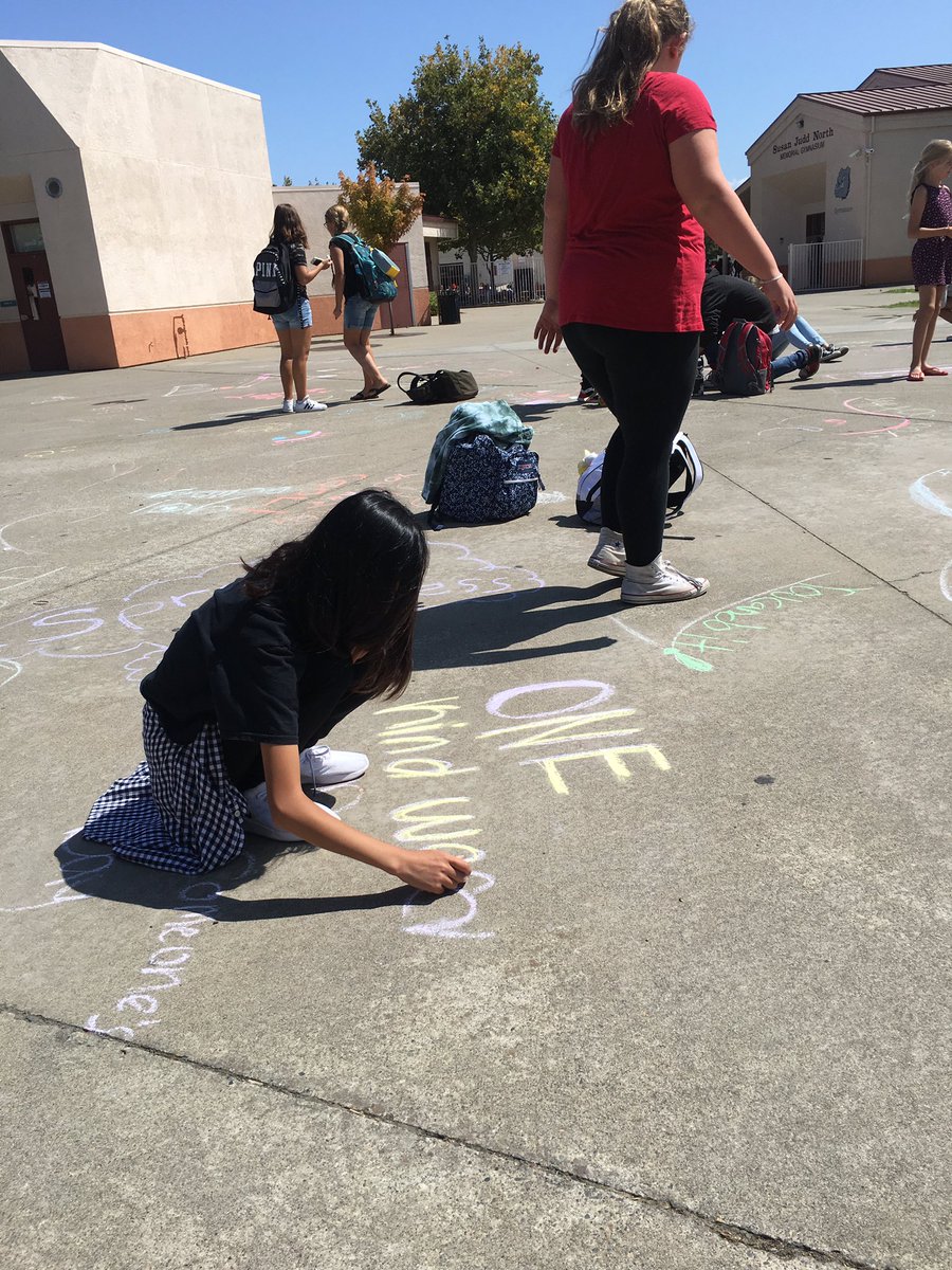 BuljanRcsd's tweet photo. Because everyone needs a little more kindness...#RandomActsofKindnessClub #kindnesscounts #buljanpride #rcsdchampions @BuljanCounselor https://t.co/xS3uYaTeK2