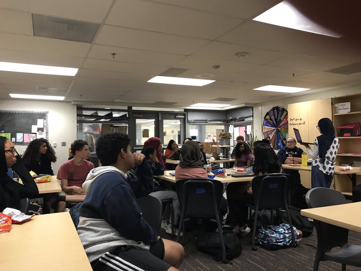 Edison’s Our Minds Matter first meeting of the year was a hit! Join us on Tuesdays at 3 PM in the Career Center:) #ehsomm #speakupspeakout