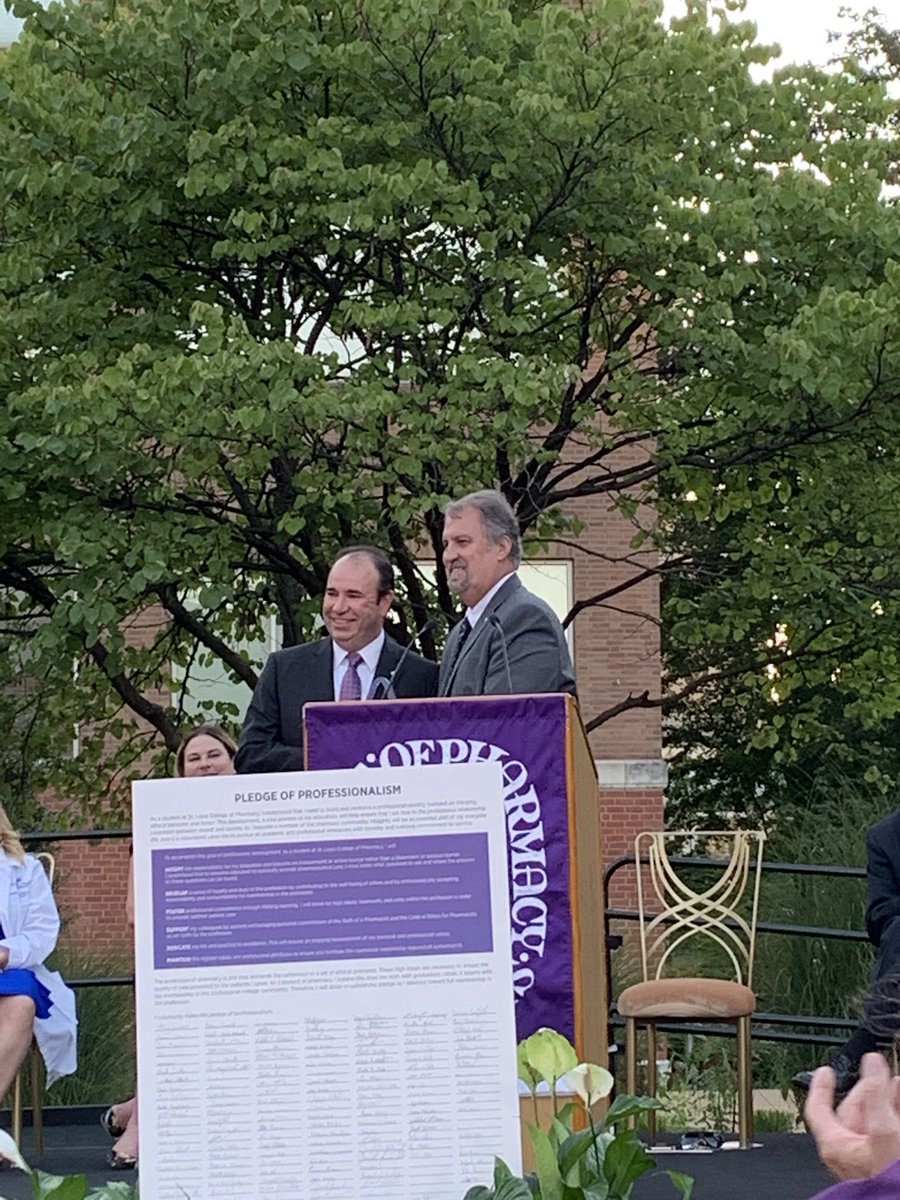 DeanEricBarker's tweet photo. Honored to deliver the White Coat Ceremony keynote address at our alma mater last week. Congratulations @stlcop PharmD Class of 2023! #stlcopalumni #whitecoat https://t.co/ccXBxo1tDS