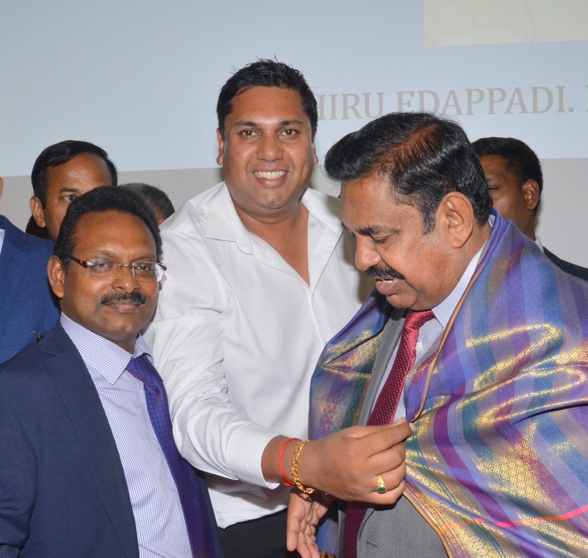 IBNUK2's tweet photo. Mr.Sathish Ramadoss honouring Hon'ble Chief Minister Thiru Edappadi K. Palaniswami @ Taj, St. James Court, London https://t.co/qX0nkFFtZj