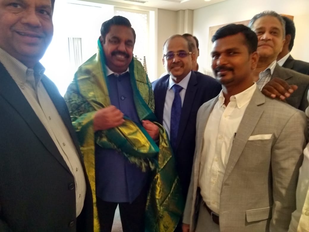 IBNUK2's tweet photo. Emirates Tamil Entrepreneur Network welcoming TN Chief Minister in Dubai, Mr. Elavarasan Soundarajan, CEO, ASPA Management Consulting presenting ponnadai(shawl) to Hon'ble Chief Minister Thiru Edappadi K. Palaniswami https://t.co/86nx4cXWxF