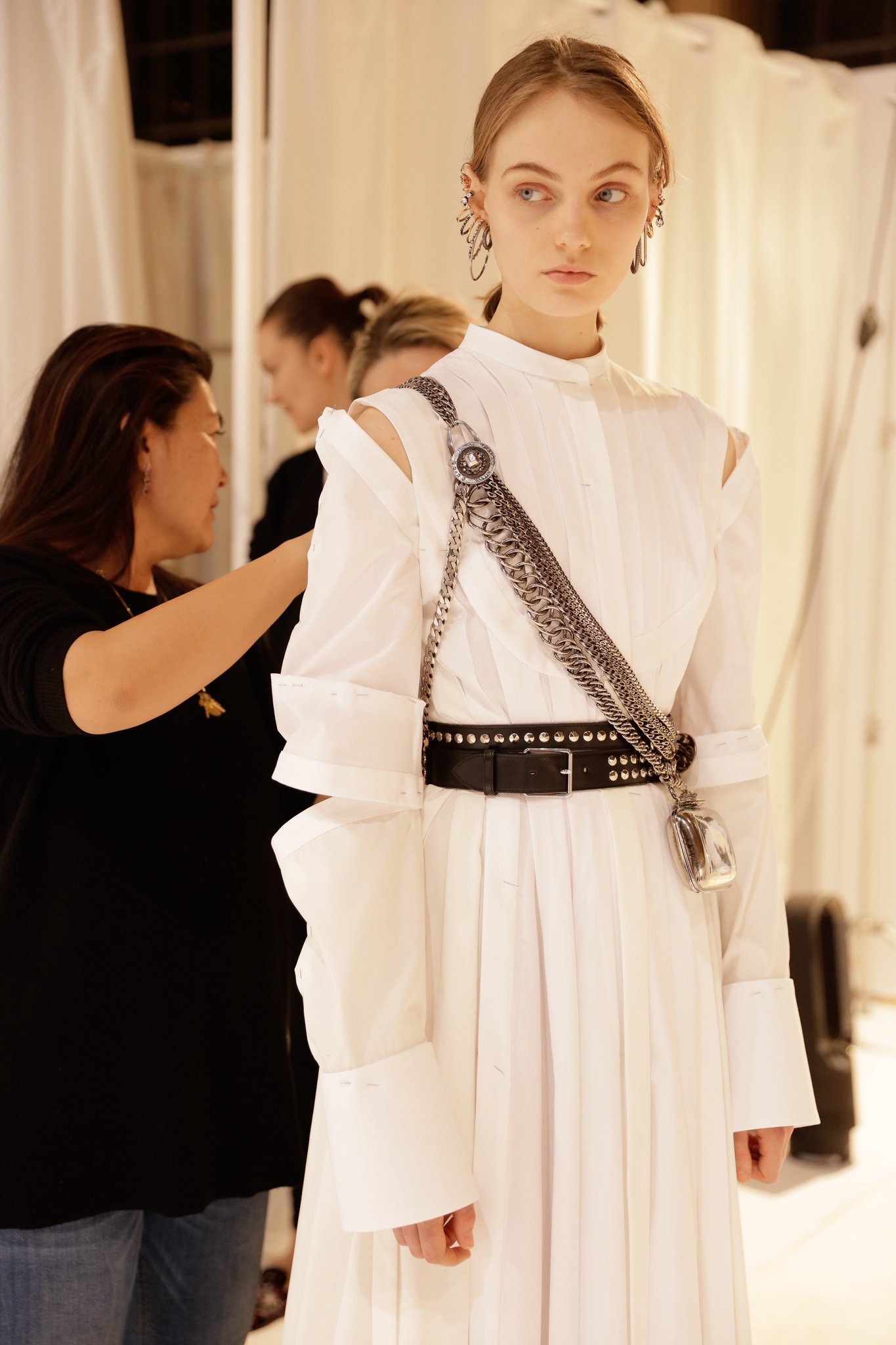 【Alexander McQueen】★belted cotton shirtdress Alexander McQueen Belted Cotton Shirtdress | White | FARFETCH