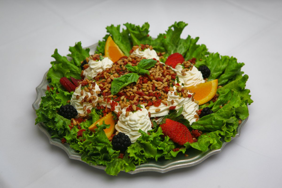 Harryskitchen's tweet photo. Harry's staff is available to plan your Fall and Holiday Parties!
941-383-0777
#harrys #lbk #catering #holidayparties #fall #gourmetcatering https://t.co/SuThdoS2WC