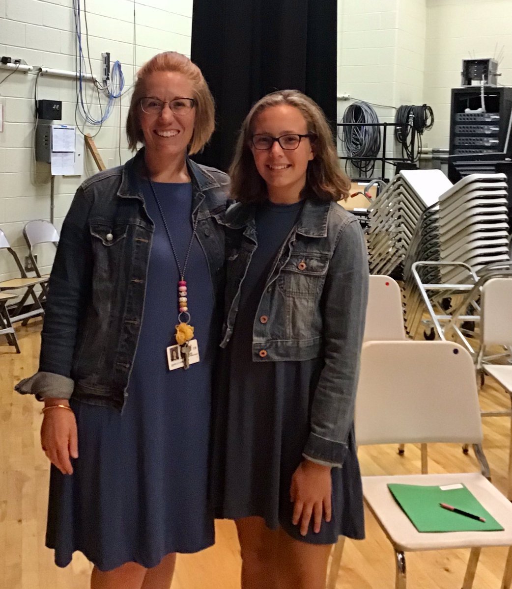 This 7th grade choir member has a great sense of style! Is there a prize if you show up dressed like the director? <a href="/GHMSBuckskins/">HueskenMS</a> #buckpride