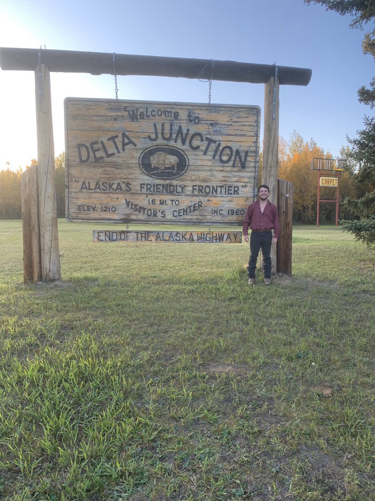 schwiftybuck's tweet photo. After being here for 3 weeks and working  12 hour days, 7 days a week, I found time to take a picture with the town sign. 

Side note, this picture was taken at 1030 at night. https://t.co/IrLFtvqrVW