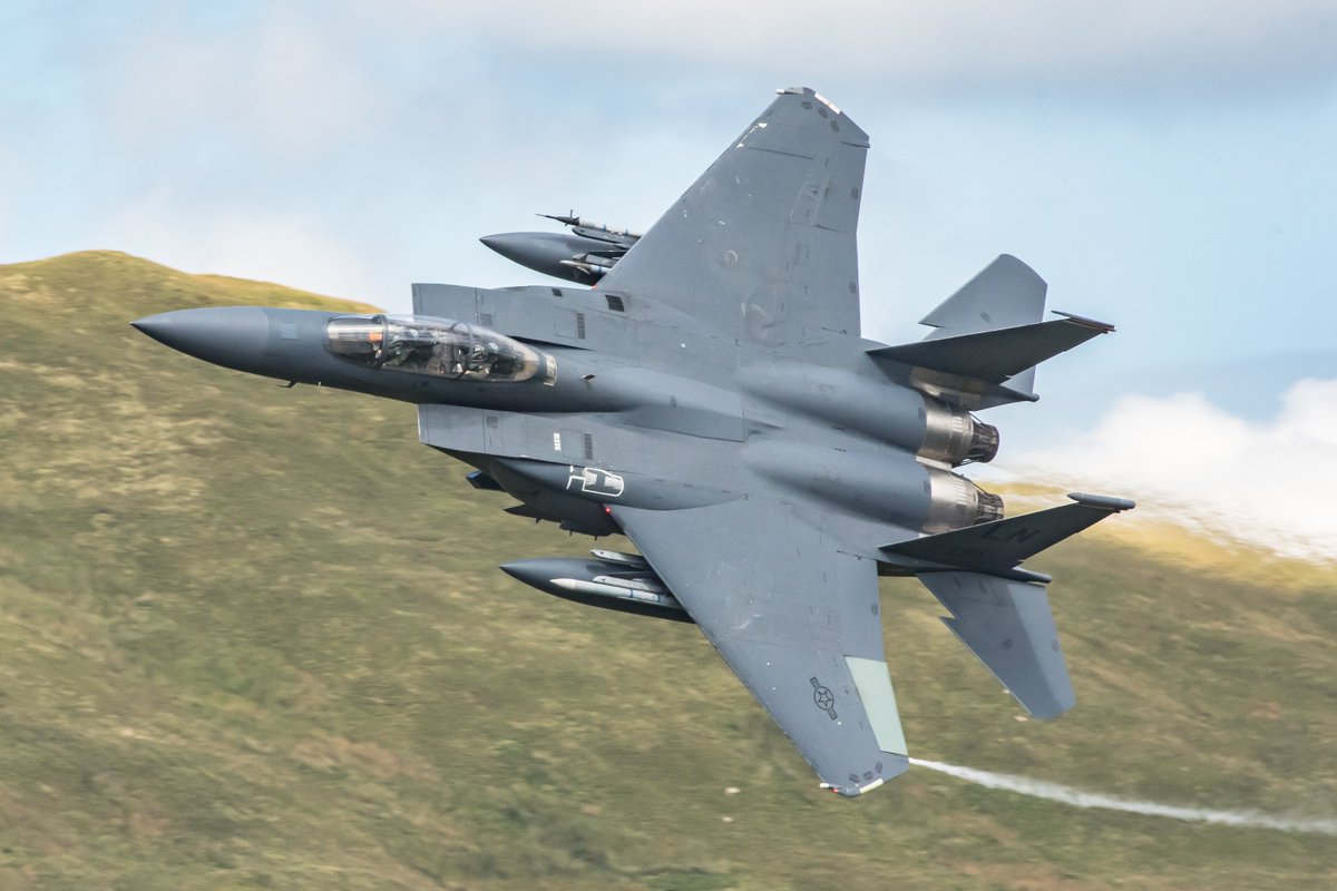 F15e strike eagle coming through! @48FighterWing #f15 #machloop #lfa7 #libertywing