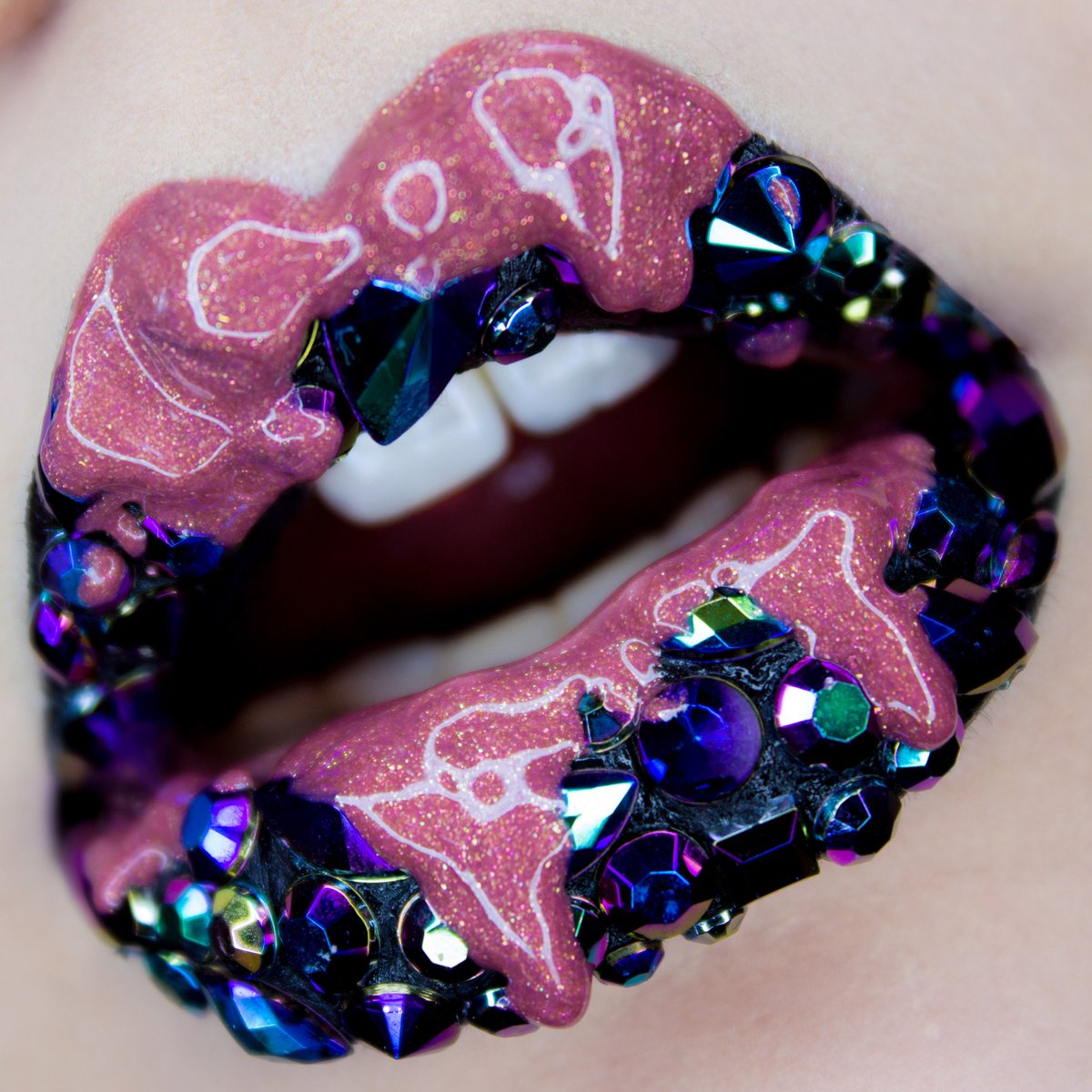 blacktearsmu's tweet photo. #lipart 😘👄
#katvondbeauty #kvd #kvdb @thekatvond @KATVONDbeauty #lindahallberg https://t.co/Nk1fYZejEz