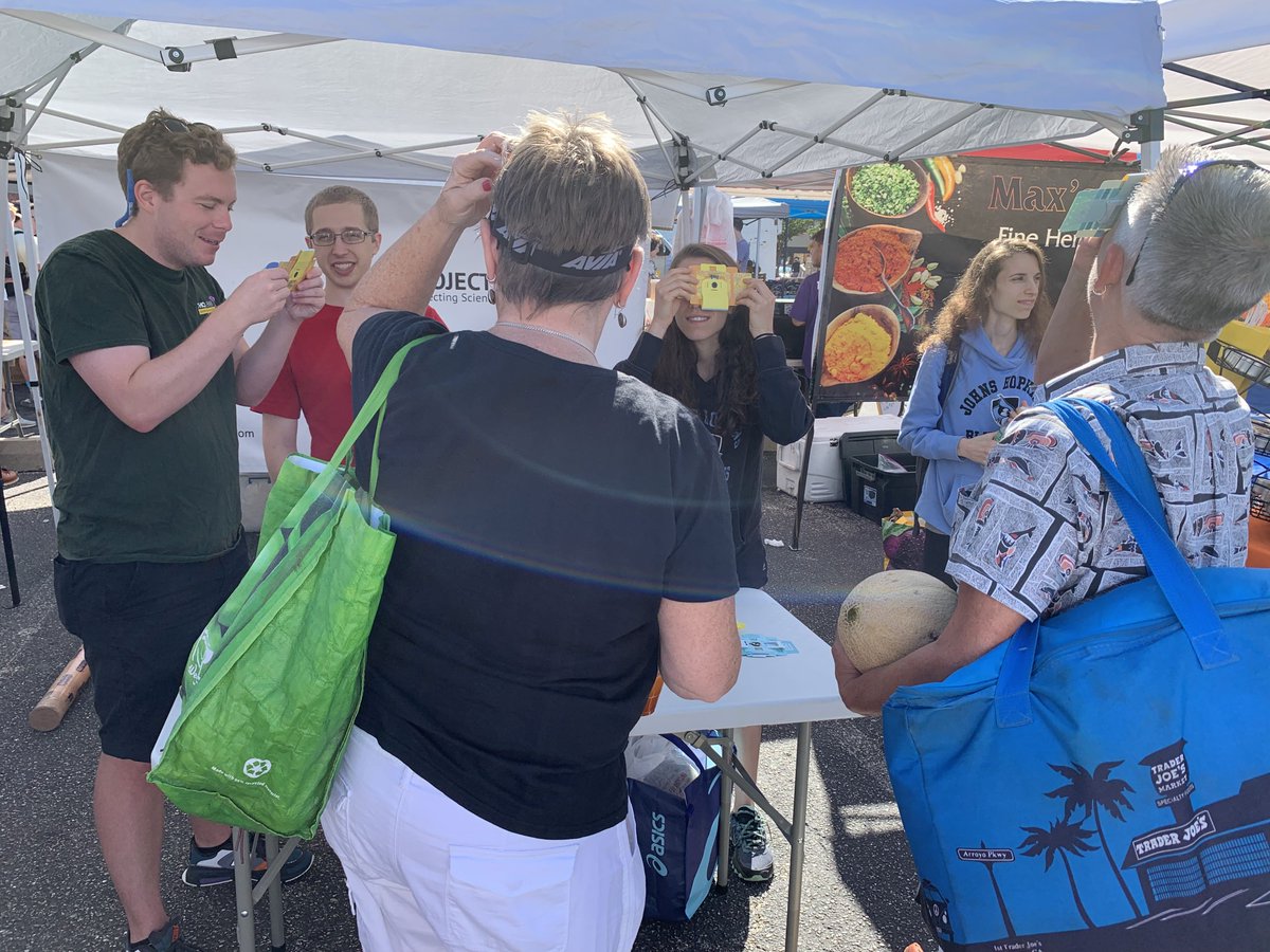 projbridge's tweet photo. Thanks to everyone that came out to #ScienceAtTheMarket a week ago! Using Foldscopes we marveled at the small parts of a fly, a fish scale, onion epidermis, and pollen. Everyone loved playing with the scopes and learning about cells and our mysterious microscopic world! https://t.co/mqFajvVvVn