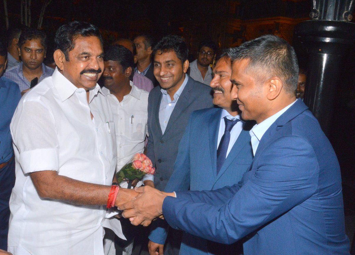 IBNUK2's tweet photo. Mr.Vijaykumar Devarajan IBN wih Hon'ble Chief Minister Thiru Edappadi K. Palaniswami https://t.co/GUbncTG7mQ