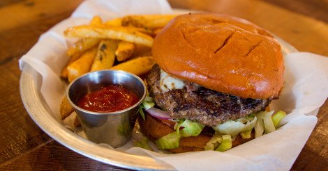 RoxyEncinitas's tweet image. The Roxy Burger Seriously delicious.