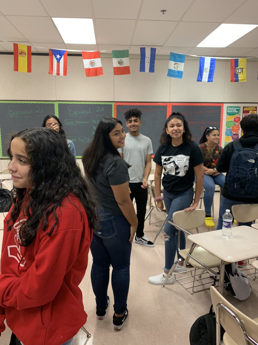 senoritaberrios's tweet photo. Pretty amazing things are happening in my Spanish for Spanish Speakers 2 class. Today they analyzed and discussed the different dialects of Spanish. Even I learned a new word... "Tuanis" means "cool" in Honduras and Nicaragua! #latinxpride #latinxexcellence #learnwithstudents https://t.co/ijdujzsNJO