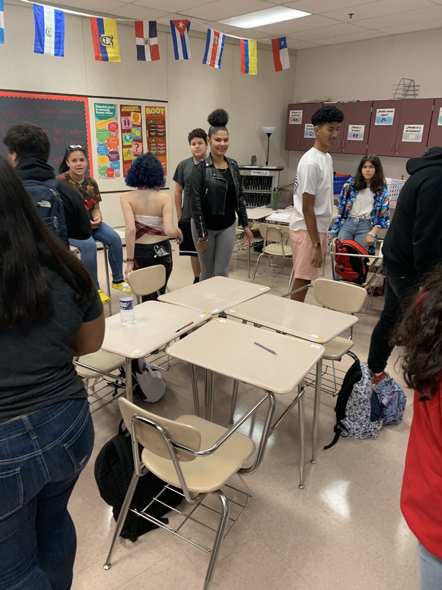 senoritaberrios's tweet photo. Pretty amazing things are happening in my Spanish for Spanish Speakers 2 class. Today they analyzed and discussed the different dialects of Spanish. Even I learned a new word... "Tuanis" means "cool" in Honduras and Nicaragua! #latinxpride #latinxexcellence #learnwithstudents https://t.co/ijdujzsNJO