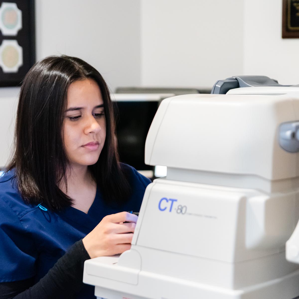 EyeDocOptometry's tweet image. With understanding and care, we do our best to wash away any fear you have about visiting the eye doctor.