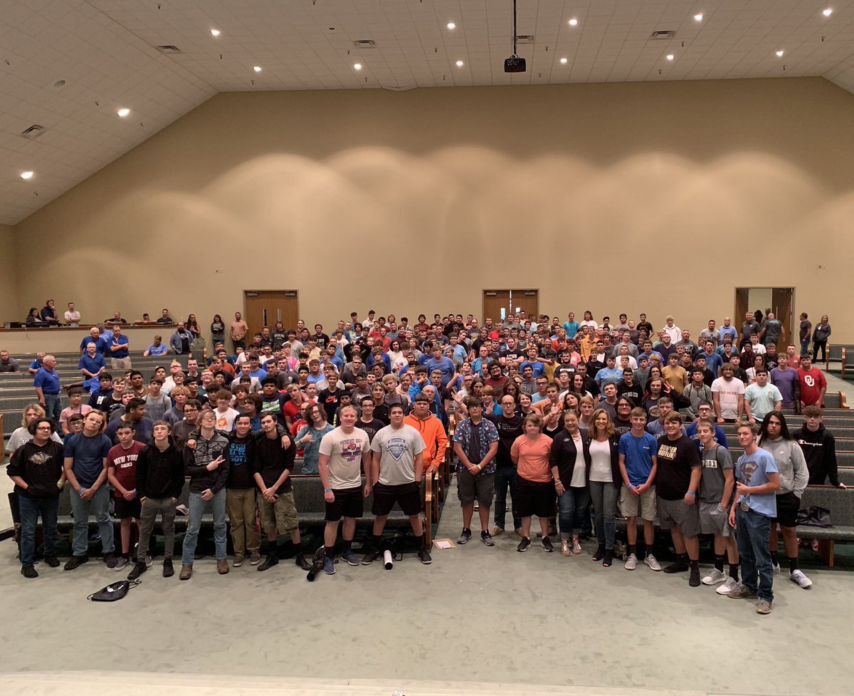 JWahlly's tweet photo. Great time this morning in Miami Ok at the Man up conference with about 300 young men. We watched If only and as always heard from a mom Layla who lost her daughter Ashley to an Opioid overdose. #ToManyLost https://t.co/PJMIRLt9eH