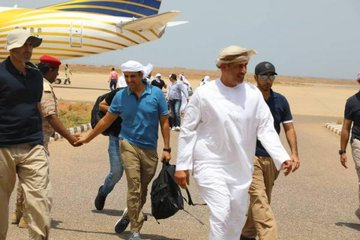 h_naqid's tweet photo. ابوظبي تواصل سيطرتها على مؤسسات الدوله اليمنيه في ارخبيل سقطرى  وشرعت في بناء ميناء مصغر على شكل لسان بحري، بالقرب من ميناء الجزيرة الرسمي
وقام�� بتركيب شركة اتصالات بدون موافقة السلطات اليمنيه 
#السعوديه_تخذل_الشرعيه https://t.co/T3V04QNCN4