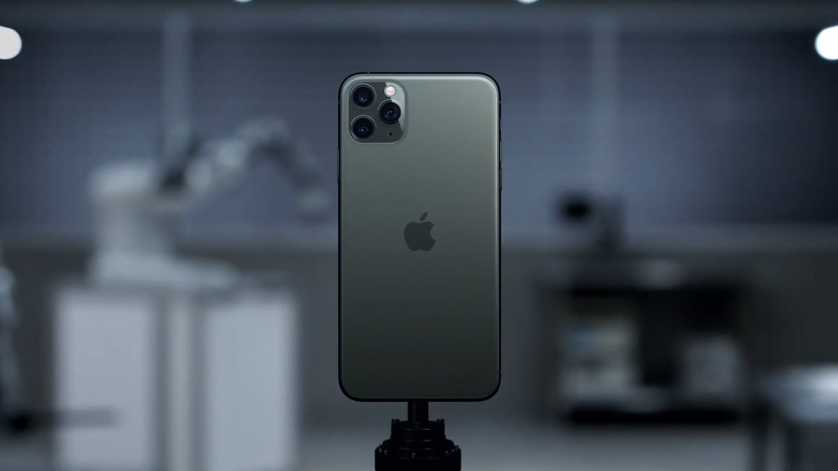 AndyRobot's tweet image. Introducing iPhone 11 Pro — Apple youtu.be/cVEemOmHw9Y #robots #andyrobot @ABBRobotics