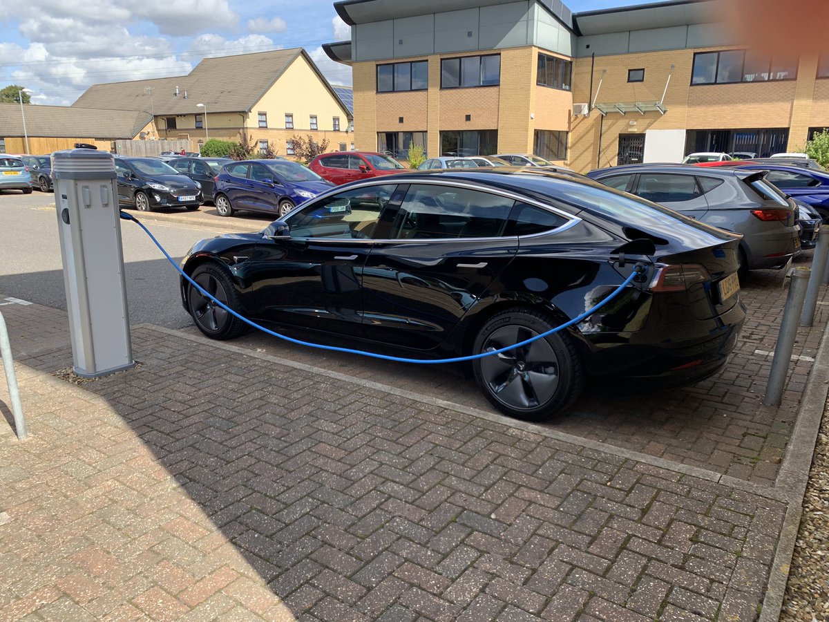 Rarely praise other companies but credit where credit is due @DriveEvezy is a superb company, delighted with my <a href="/Tesla/">Tesla</a> and customer service is fantastic.
