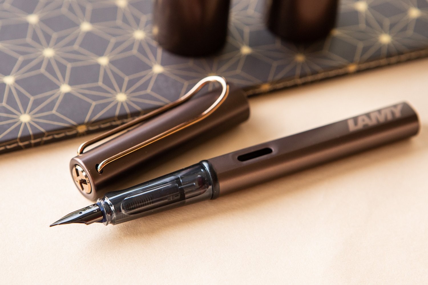 Beraadslagen cowboy Loodgieter Goulet Pens on Twitter: "The first special edition color of the LAMY LX is  now available! Marron is made from a brown double-anodized aluminum with a  matching bronze-colored clip and black interchangeable