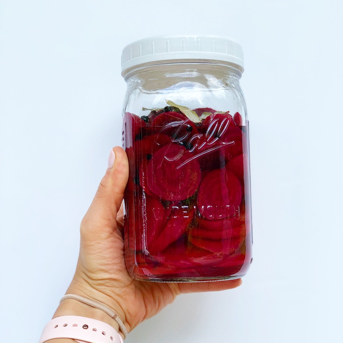 ekwillingham's tweet photo. Turnin’ up the beet because it’s Tuesday and not Monday. 🤗 #optimistic #eatsbyemsley https://t.co/XfClbttpms