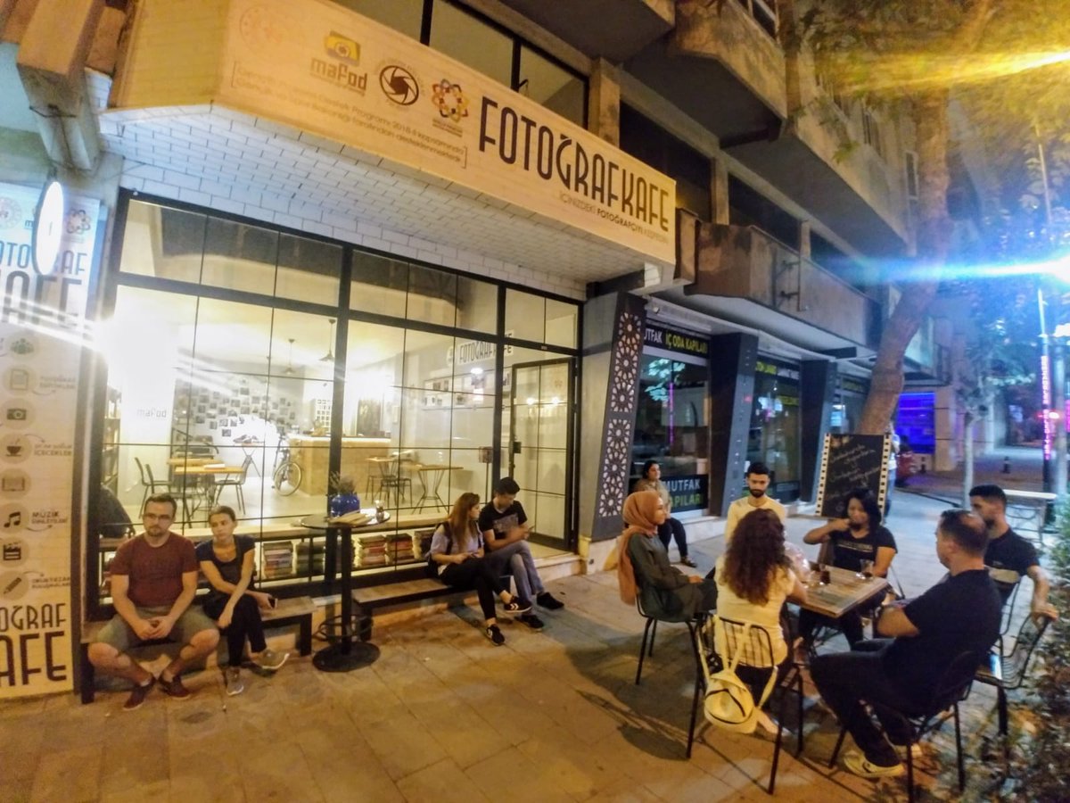 nazmicaykara's tweet photo. Gençlik ve Spor Bakanlığı destekli "Yaşam Işığım Fotoğraf" projesi FOTOĞRAF KAFE' de "Kelebeğin Rüyası" filmiyle Behçet Necatigil ile Rüştü Onur ve Muzaffer Tayyip Uslu'nun hikayesini izledik.
@kasapoglu
@ozturkyunus45
#gsbgencliksporbak
#gençlikprojeleridestekprogramı
#mafod https://t.co/Wqf5T8Jeh4
