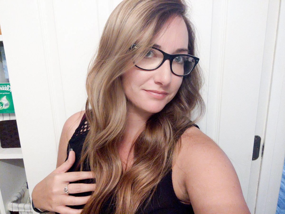heyysolo's tweet photo. New lewk. Who dis? #fallblonde https://t.co/EvryEXcFpZ