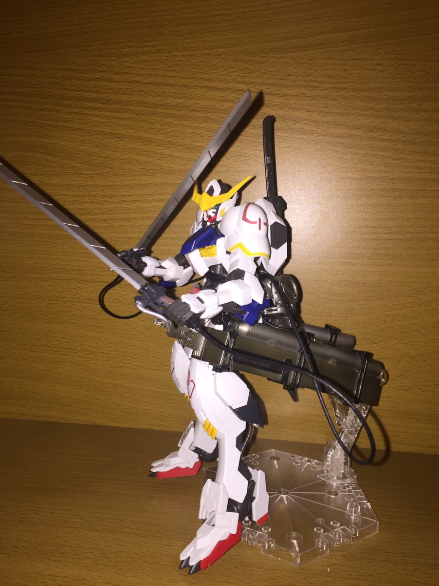 にポプロ ガンプラ ガンダム 進撃の巨人 暇つぶし 1 100ガンダムバルバトスに立体機動装置付けてみた マント付けれなかった自作しないとダメっぽい