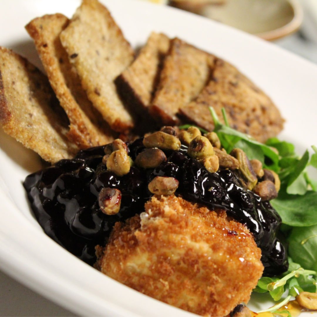 Gaze upon this warm BRIE CHEESE ✨ and everything else starts to blur. Served with balsamic blueberries, hot honey, pistachio &amp; crostini.
.
.
.
#hamont #hamonteats #hamontrestos #hamiltonfoodie #burlont