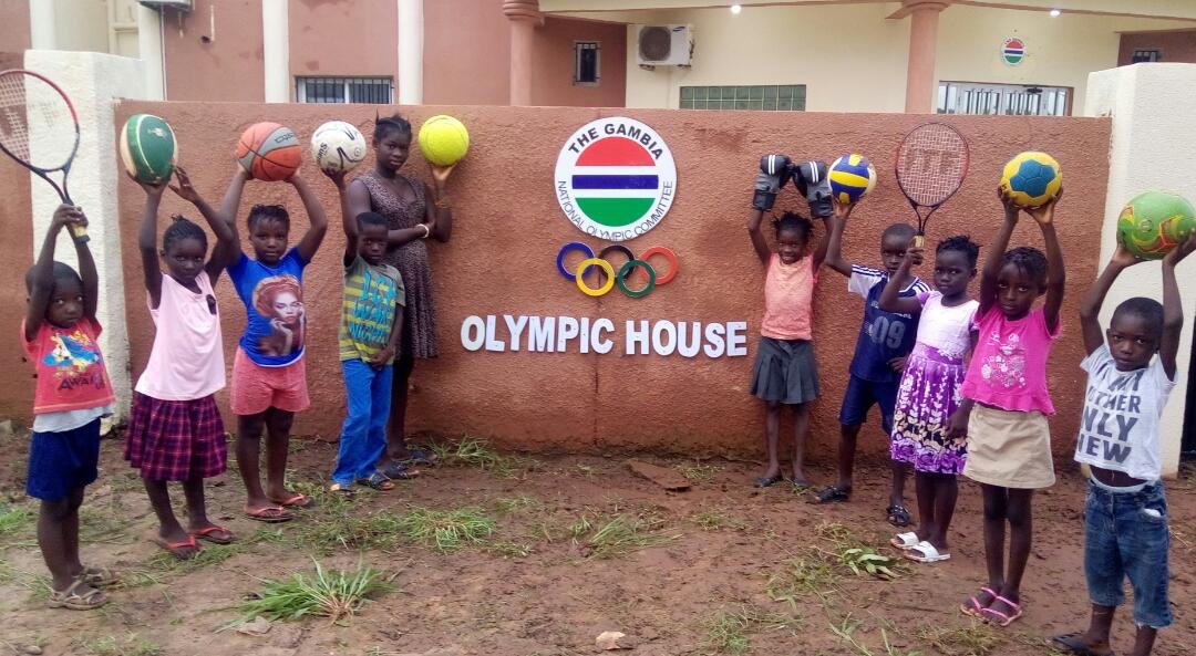 Team_Gambia's tweet photo. The future is in their hands. Don't only catch them young, train &amp; play them young. These soon to be superstars, parents &amp; global leaders are building character &amp; values of fair play, teamwork &amp; life skills. #TeamGambia salutes your #PassionforAction. Don't let anything stop you. https://t.co/oy2O2HeNu6