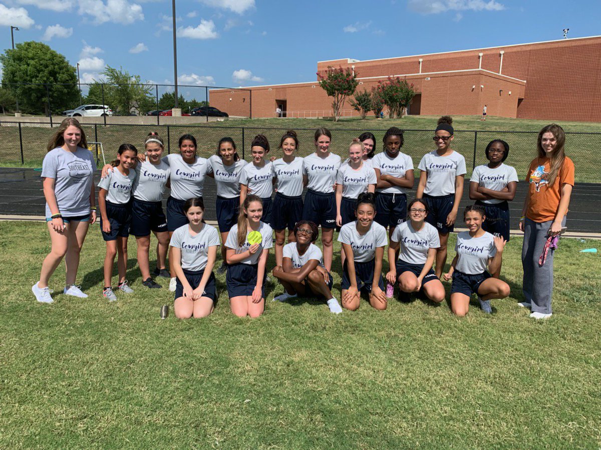 McKinneyNorthSB's tweet photo. @MNHSsoftball visited the middle schools yesterday afternoon to talk about how the character curriculum they learned in middle school athletics has impacted them in high school! Great job representing the Dawg House! #misdcharacterreps #beintentional @GraceAhlborn @CierraFaubion https://t.co/nmcgrp3AVk