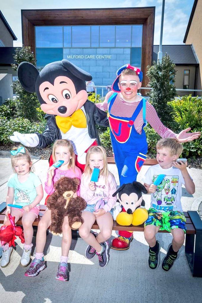 jackotheclown's tweet photo. Launching This Years Milford Harvest Fair 2019 💕💕🎈🎈 https://t.co/7VEW9jzwEe
