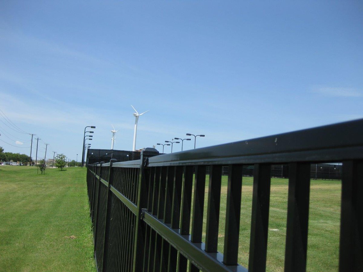 briandoss48's tweet photo. @UNTnews &amp; #UniversalFenceCompanyInc recently completed their track &amp; Field perimeter solution for the 2019 school year utilizing #AmeristarMontageII. Great install Casey &amp; Team. #AmeristarPerimeterSecurity #CampusSafety https://t.co/bTjartg6eI
