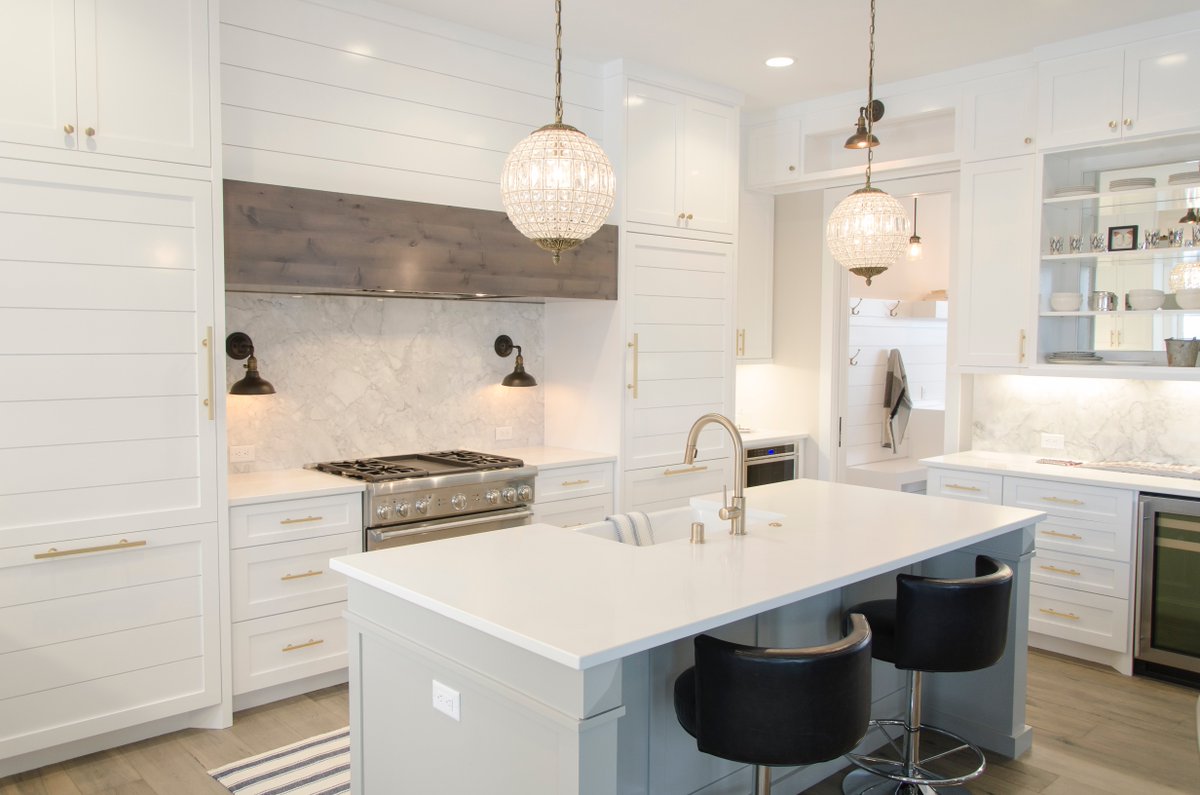 360Painting's tweet photo. Recipe for updating your kitchen: (1) fresh paint color on your cabinets and (0) ZERO stress when you work with 360° Painting! Start your journey to a beautiful kitchen today. ☎️  1-866-99-PAINT https://t.co/v9nTZEmMUH