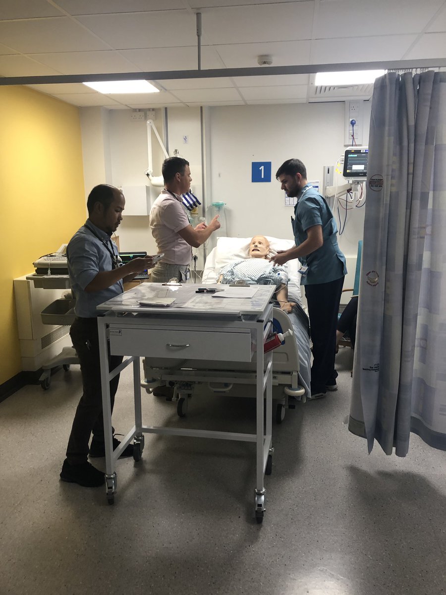 StephanieOade's tweet photo. Newest additions to the #ACP team in @acutemedLTHT in at the deep end with #insitu #SIM today! Fantastic jobs all round & some great #learning getting used to role change with #mentalmodelling #communication & knowing #limits ๐๐ป Fab work from #CSW Russell #anticipatingneed too ๐ช๐ผ https://t.co/eLxwirzSWw