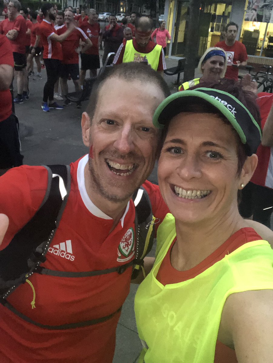fitamin_c's tweet photo. Out of something so very sad, something truly wonderful happened this evening. #RunForGav the running community pulled together to show their support. Proud to have been part of this ❤️ #WorldSuicidePreventionDay #itsoknottobeok #cdfrunners #moticardiff https://t.co/OyX0BZmI0F