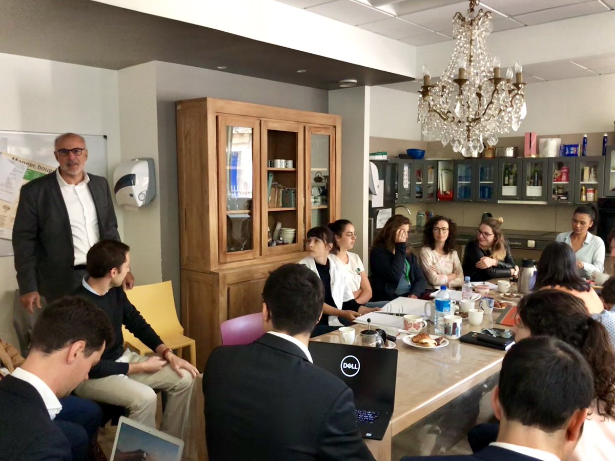 ParisDigitalLab's tweet photo. Merci Dr Schont Dr Bonte et toute l’équipe thérapeutique de l’Hôpital Sainte-Marie @Groupe_VYV en partenariat avec @lelabsanteidf pour le kick-off de ce beau projet pour les aidants des patients atteints de la maladie d’Alzheimer #DigitalTechYear @centralesupelec #TechForGood https://t.co/5cefQUsham