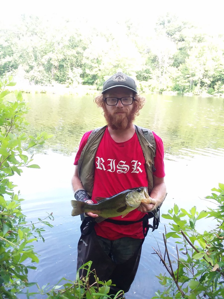 CSwhitey's tweet image. I haven't posted here in a minute.... broke my finger clean in half two months that's why I got the cast on, and the 2nd one without it on is recent from a week ago no cast. And random adventures. #abandoned #fishing #nature #notrespassing