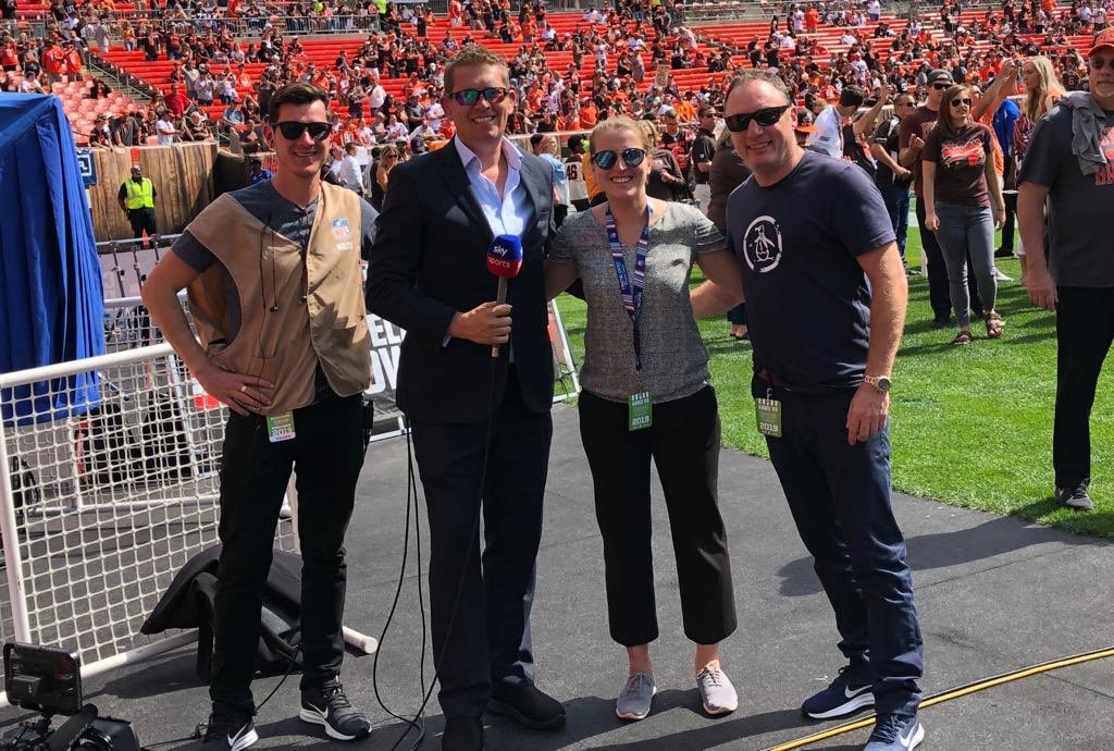 RichardGraves1's tweet photo. Another fantastic week is in the books! A privilege to cover #NFLKickOff2019 with this crew again. Homeward bound now. Here’s to a fantastic season on @SkySportsNFL @NFLUK https://t.co/t099exOHhP