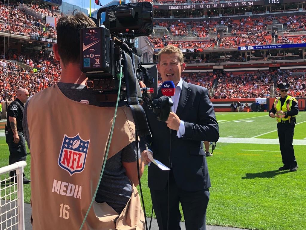 RichardGraves1's tweet photo. Another fantastic week is in the books! A privilege to cover #NFLKickOff2019 with this crew again. Homeward bound now. Here’s to a fantastic season on @SkySportsNFL @NFLUK https://t.co/t099exOHhP