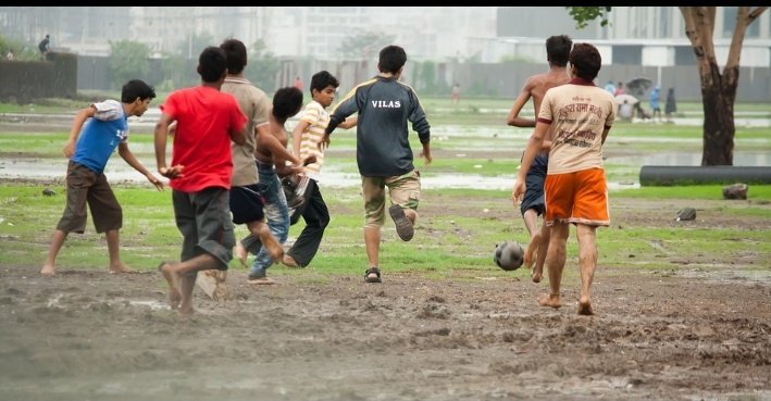 frangarr26's tweet photo. Y todavía hay quien se queja porque juegan en un campo de césped artificial que no sea de última generación.... https://t.co/n3gSIIuZlj