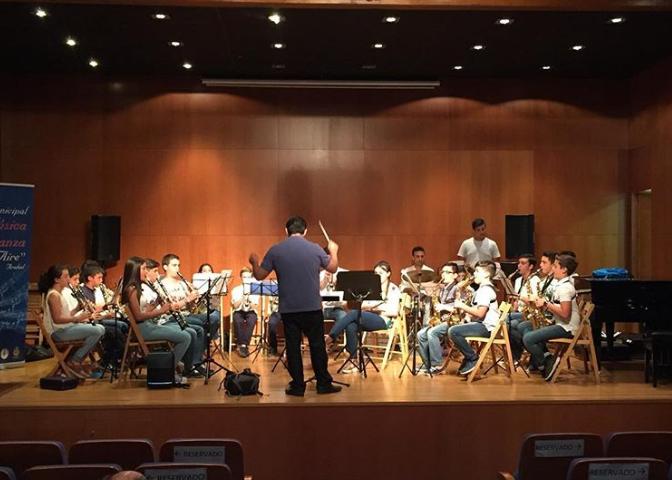 🔊🔊COMIENZO ENSAYOS BANDA JUVENIL
El próx. sábado 14 a las 16:30h. volvemos a los ensayos con la banda juvenil. Todo aquel que esté interesado en saber cómo funciona o cómo poder formar parte de ella, se puede acercar a nuestro local de ensayo. #BMMA #MunicipalArahal #Juvenil