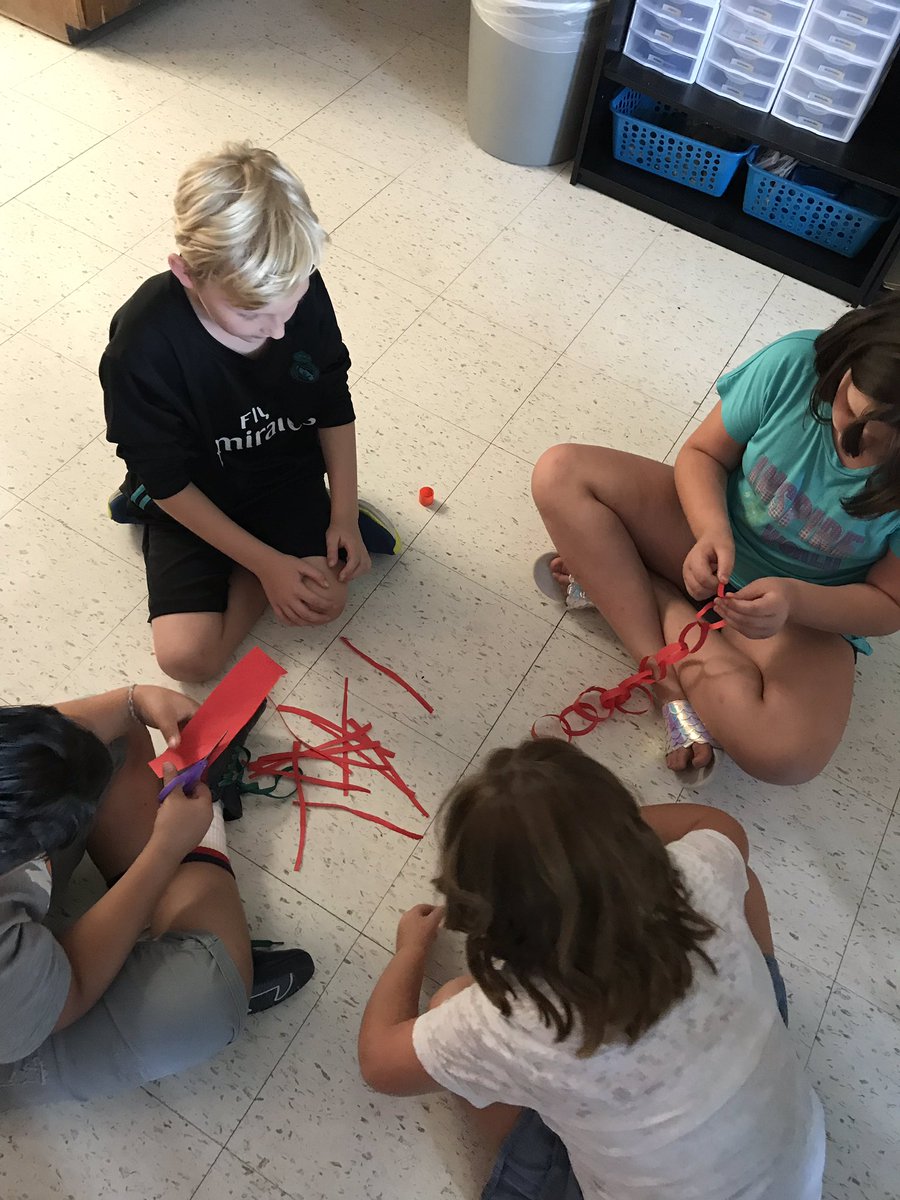 MrLeviSmith's tweet photo. Today, Ss #synergized to create the longest paper chain. We used @TheLeaderinMe Habit 6 #synerize to understand the importance of teamwork and involving others. #isd3rdgrade #luffpride #isdstrong https://t.co/bTYIRzNZxj