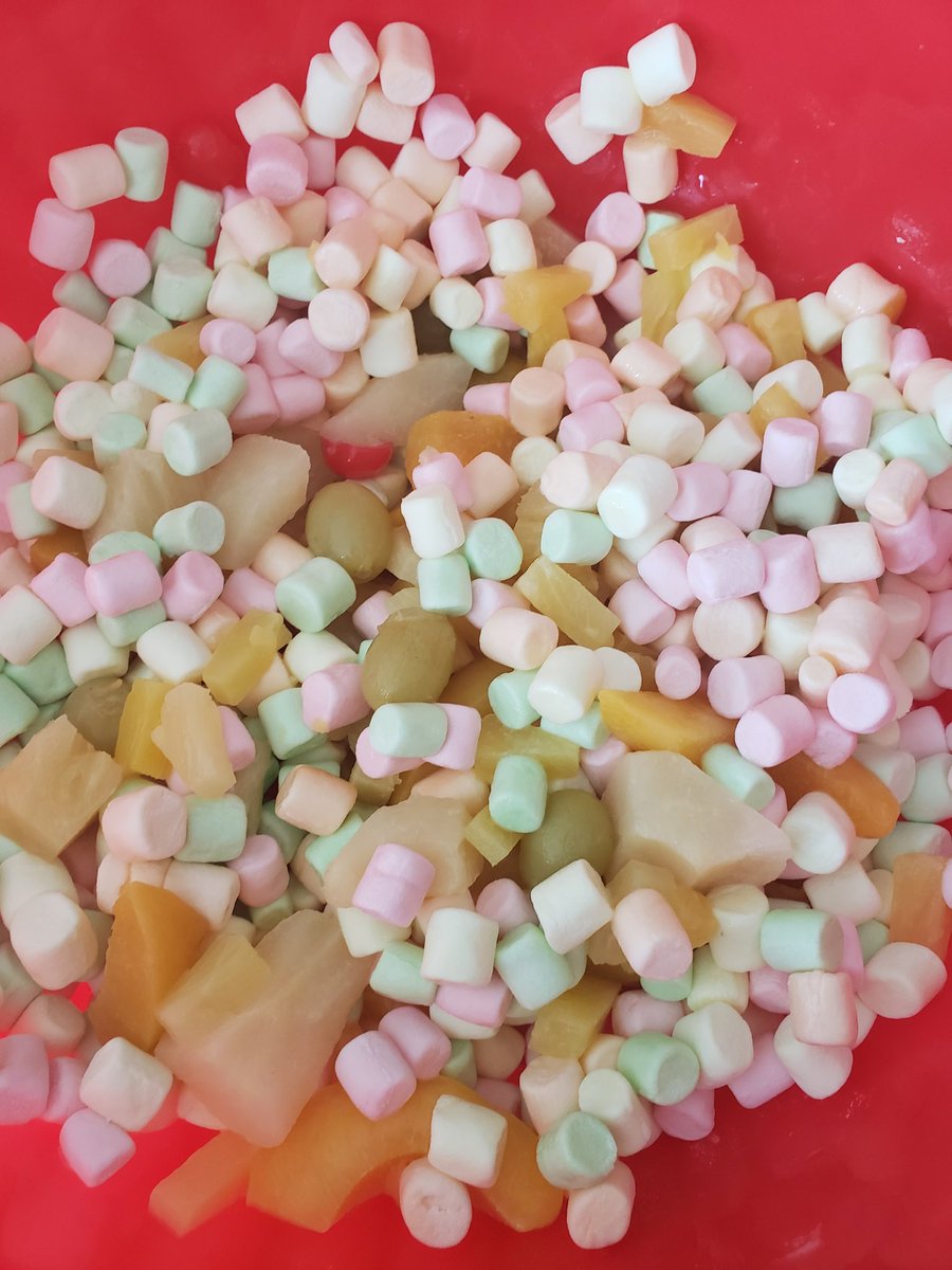 brittmbeaupre's tweet image. Today we made ⭐ Friendship Salad! ⭐ One cup of fruit for kind friends, another for hard workers and the third for friends that share. Then, we added marshmallows to symbolize all our kind words and thoughts we use in our family. #firstfam #funinfirst #CSD_AllMeansAll