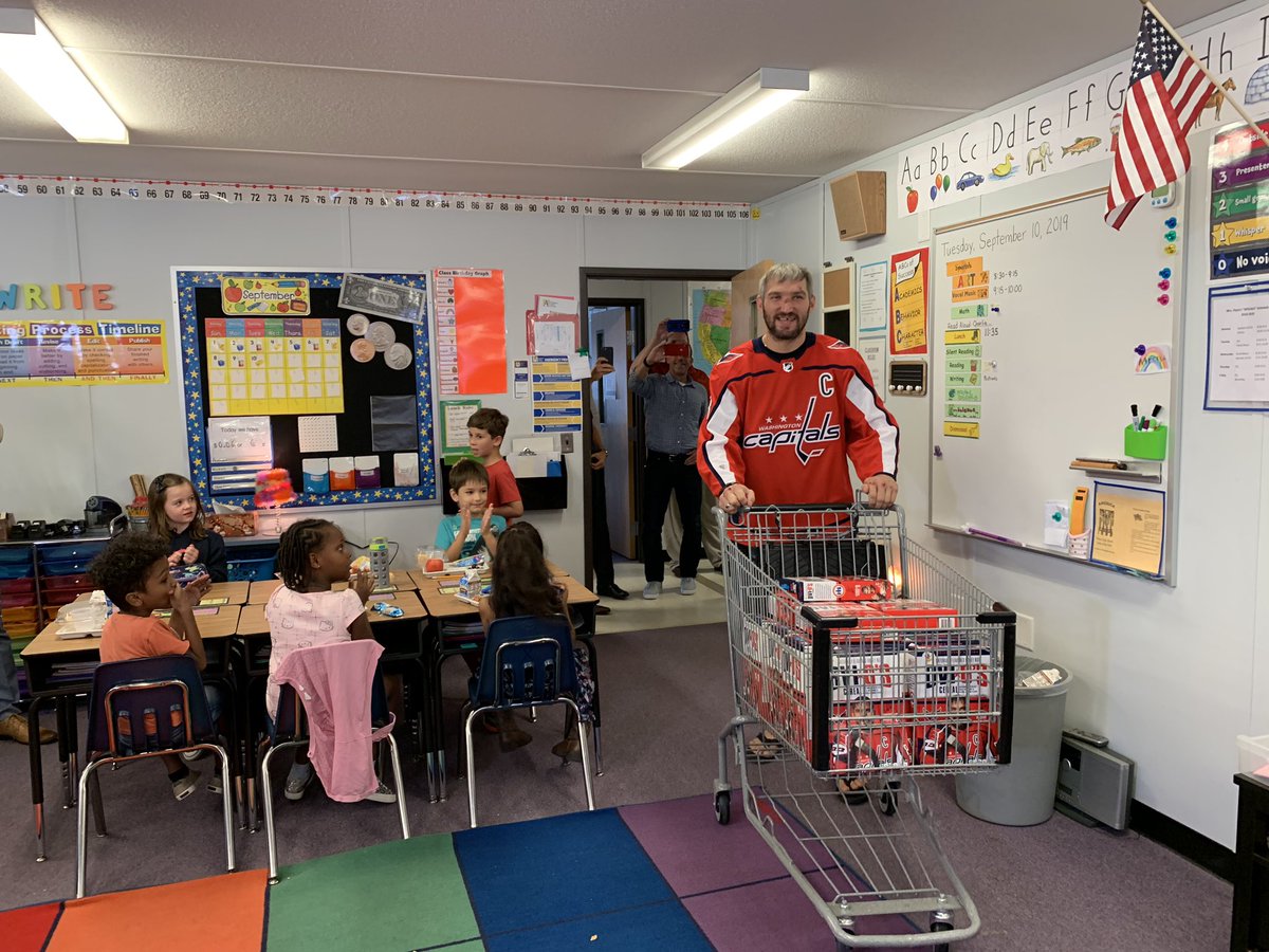 MrsFlyntATS's tweet photo. Alex Ovechkin was a secret special guest today in my classroom!  He ate lunch with us (cereal 😊).  Thank you OVI! What an AMAZING unforgettable day! @MrsFlyntATS  @APS_ATS @Capitals #OviOs https://t.co/WejKma6cyE