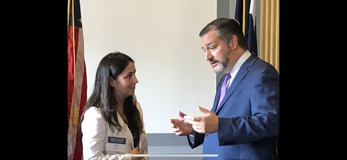 The future @ACRheum chair of GAC, @BlairSolowMD discussing #steptherapy and the rheumatology #workforceshortage with @SenTedCruz. #act4arthritis #rdam @UTSWNews @AWIRGROUP @ACRSimpleTasks