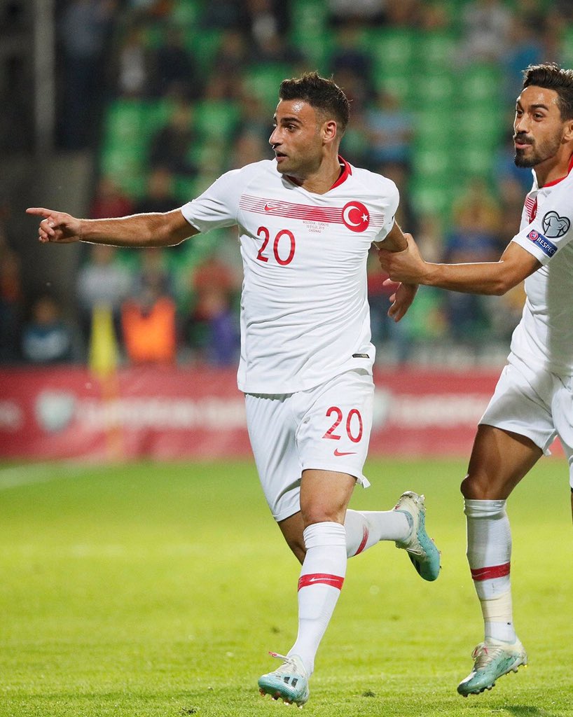 fbaze1's tweet photo. Moldova qarşısında Deniz Türüç;

- 7.8/10 oyun reytinqi
- 1 qol
- 1 dəqiq zərbə
- 2 qeyri-dəqiq zərbə 
- 87 topa toxunuş
- 56 dəqiq pas (93.3%)
- 3 açar pası
- 3/4 uzun məsafəli pas
- 1/1 dribbling 
- 2 hava topu qazanma https://t.co/mpsW4VKkZr