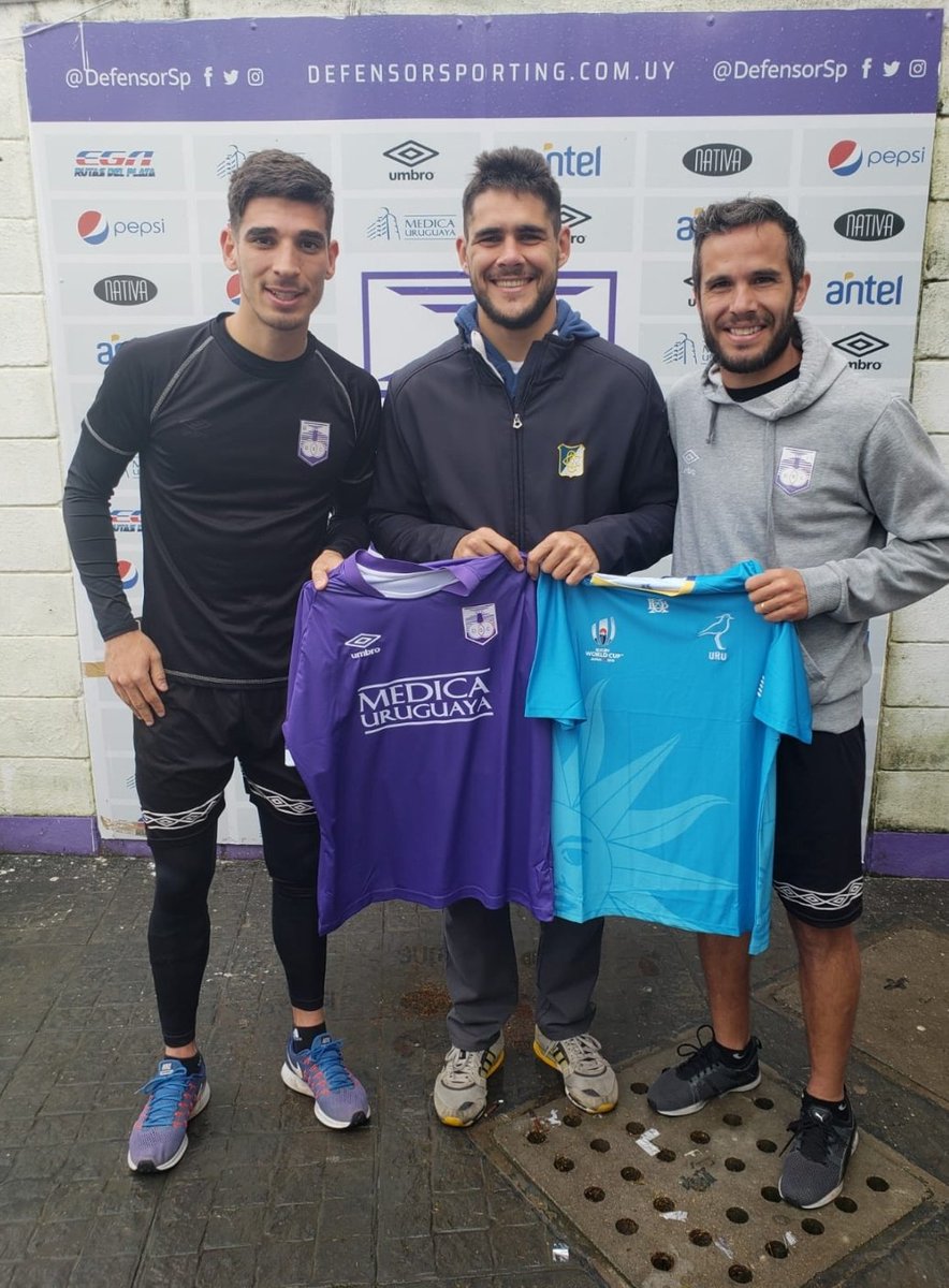 Nos visitó el <a href="/AleNietoSerra/">Alejandro Nieto</a>, subcapitán de los <a href="/TerosXV/">Los Teros</a> y lo despedimos deseandole toda la suerte del mundo! 
Vamo arriba 💪🏼💜🇺🇾 🏉
